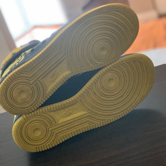 Worn a handful of times - Picture 5 of 7